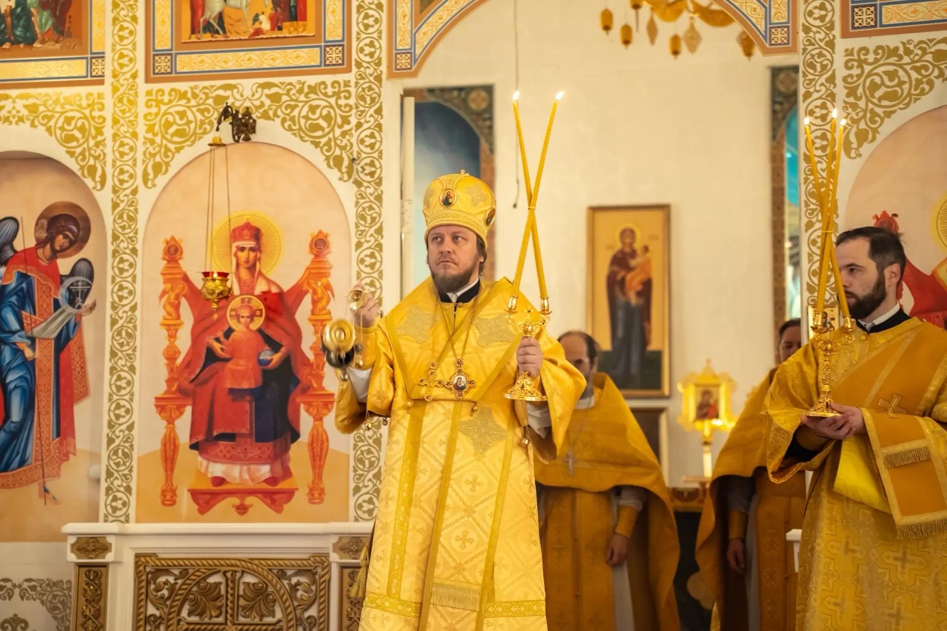 Литургия в пятницу 19-й седмицы по Пятидесятнице, апостола и евангелиста Иоанна Богослова
