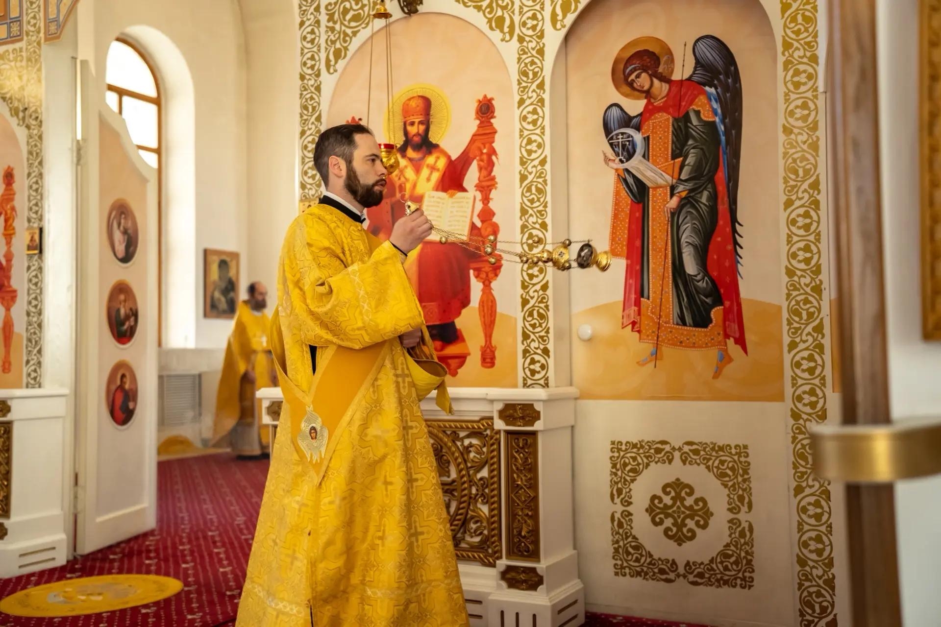 Литургия в пятницу 19-й седмицы по Пятидесятнице, апостола и евангелиста Иоанна Богослова