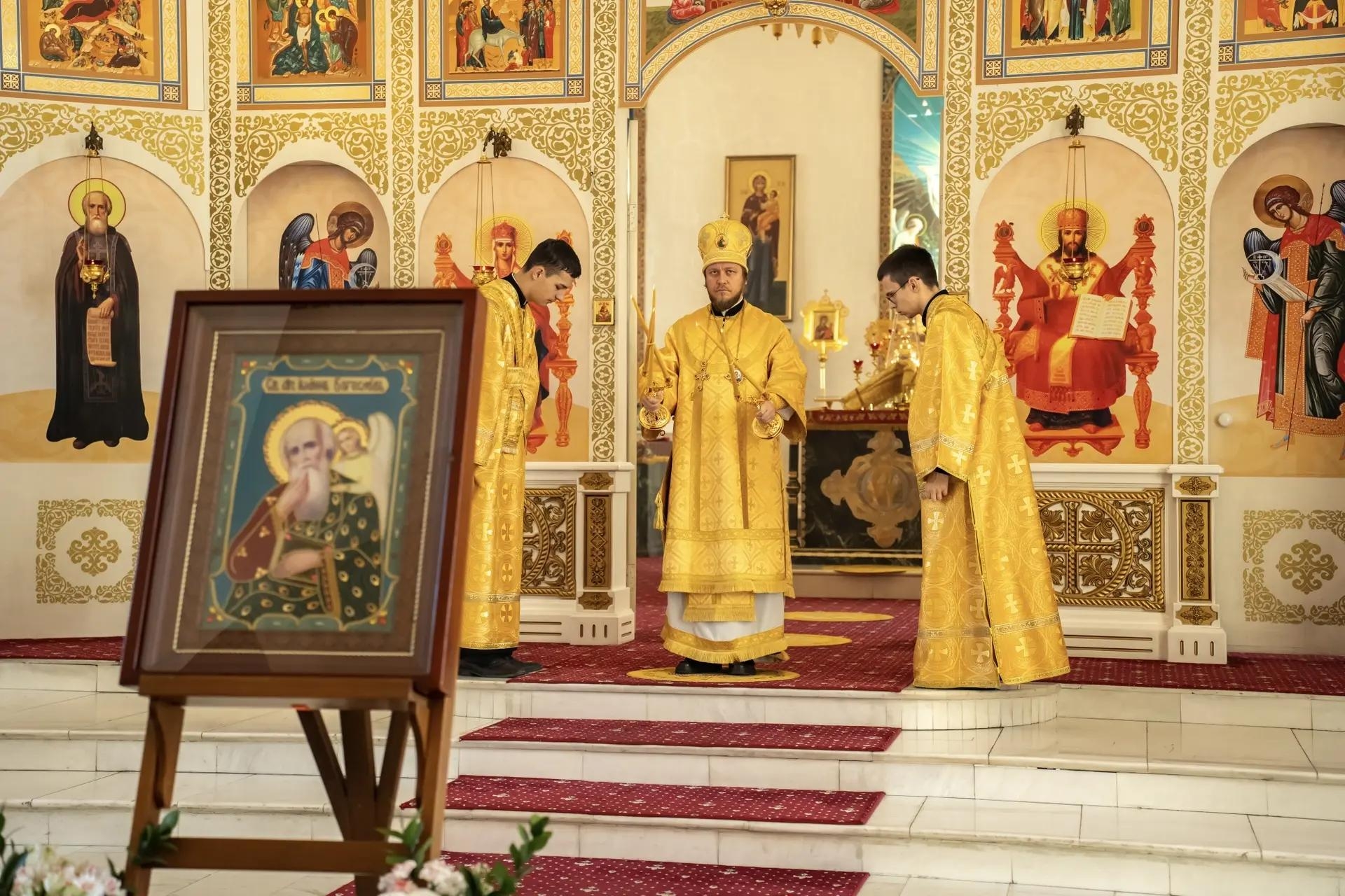 Литургия в пятницу 19-й седмицы по Пятидесятнице, апостола и евангелиста Иоанна Богослова