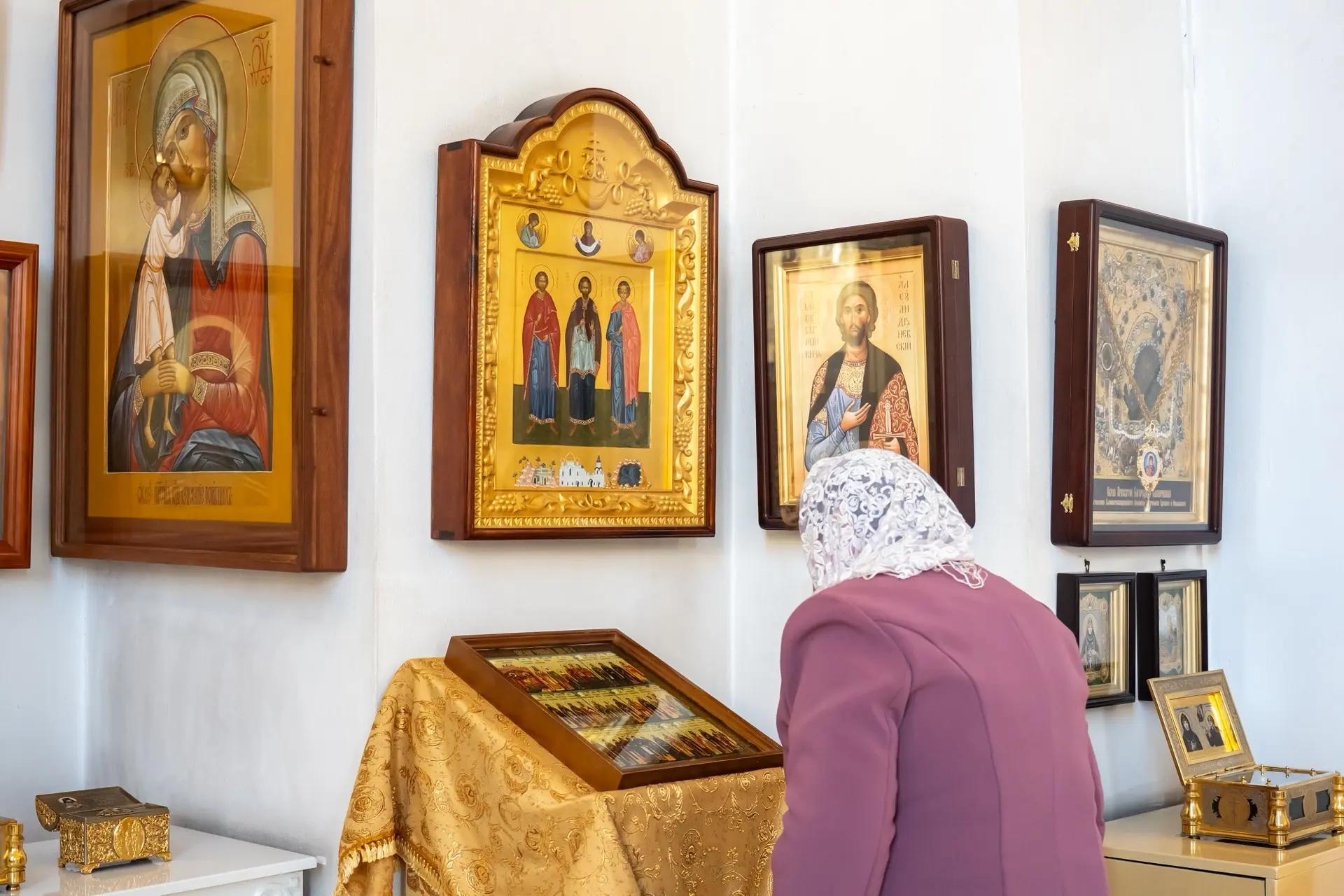 Литургия в пятницу 19-й седмицы по Пятидесятнице, апостола и евангелиста Иоанна Богослова