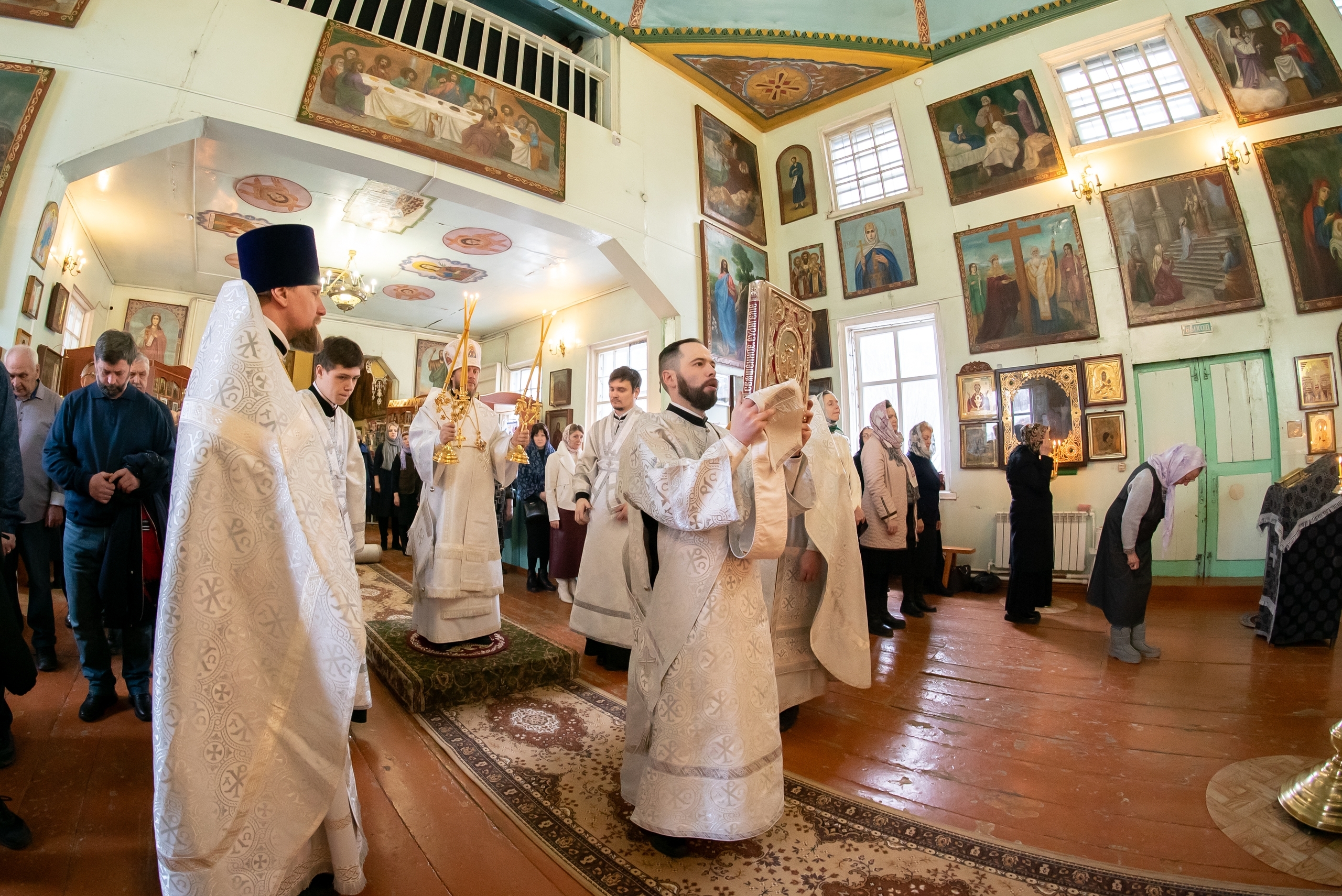 Литургия в Троицком храме г. Златоуст