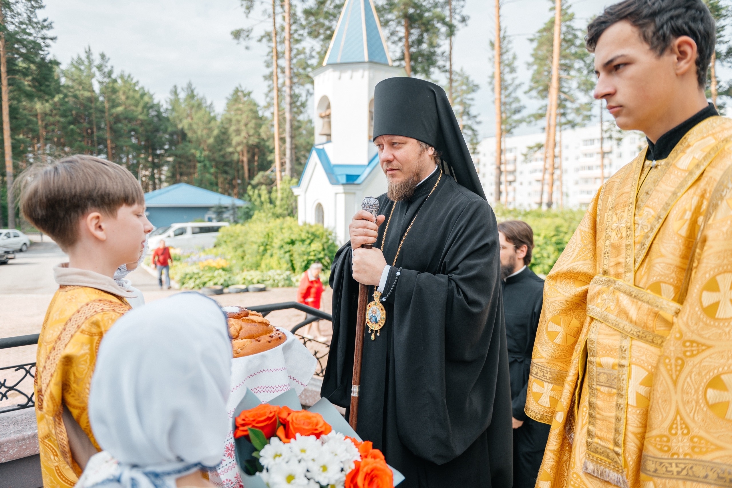 Божественная литургия в Покровском храме г. Трехгорный