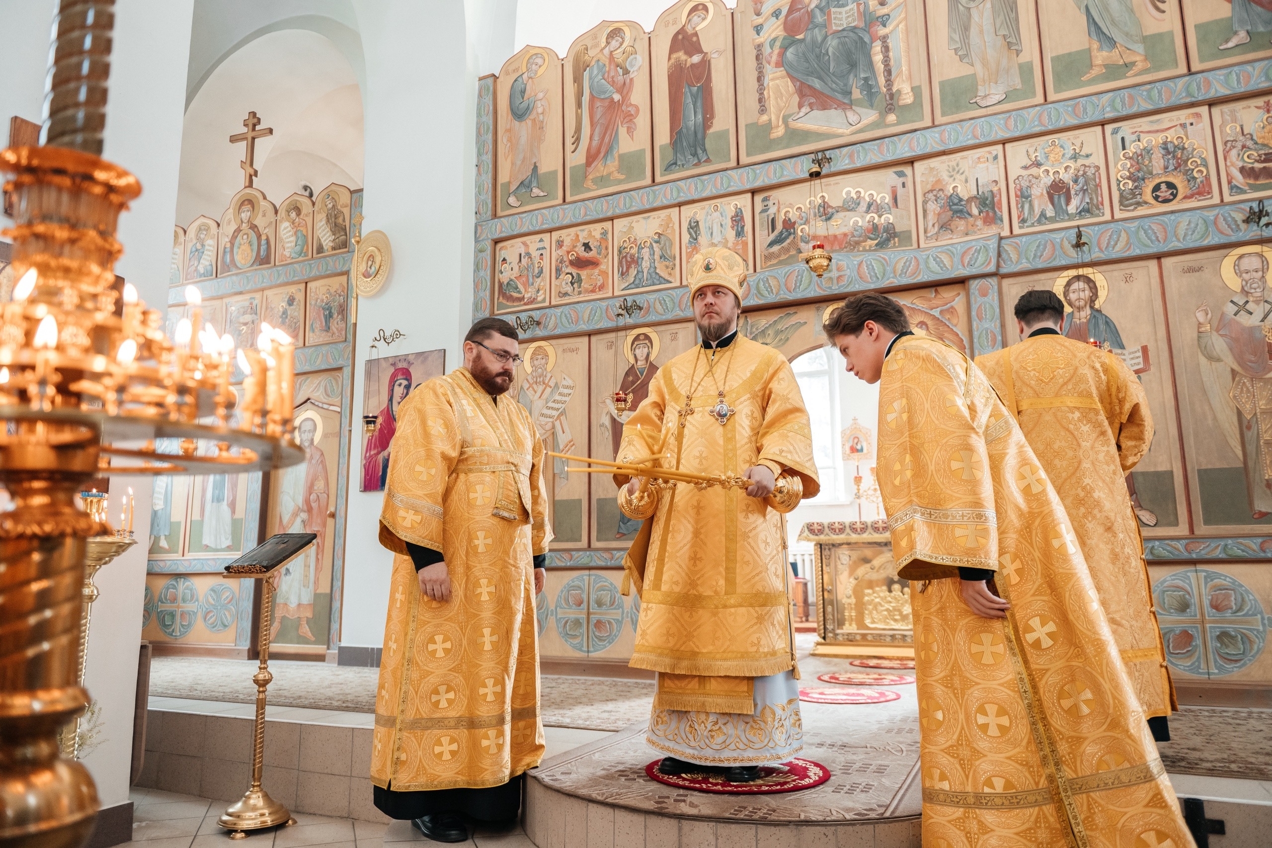 Божественная литургия в Покровском храме г. Трехгорный