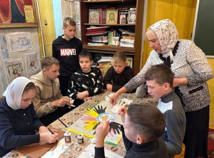 ВОСПИТАННИКИ ДЕТСКОГО ДОМА Г. СИМ ПОСЕТИЛИ ДИМИТРИЕВСКИЙ ХРАМ