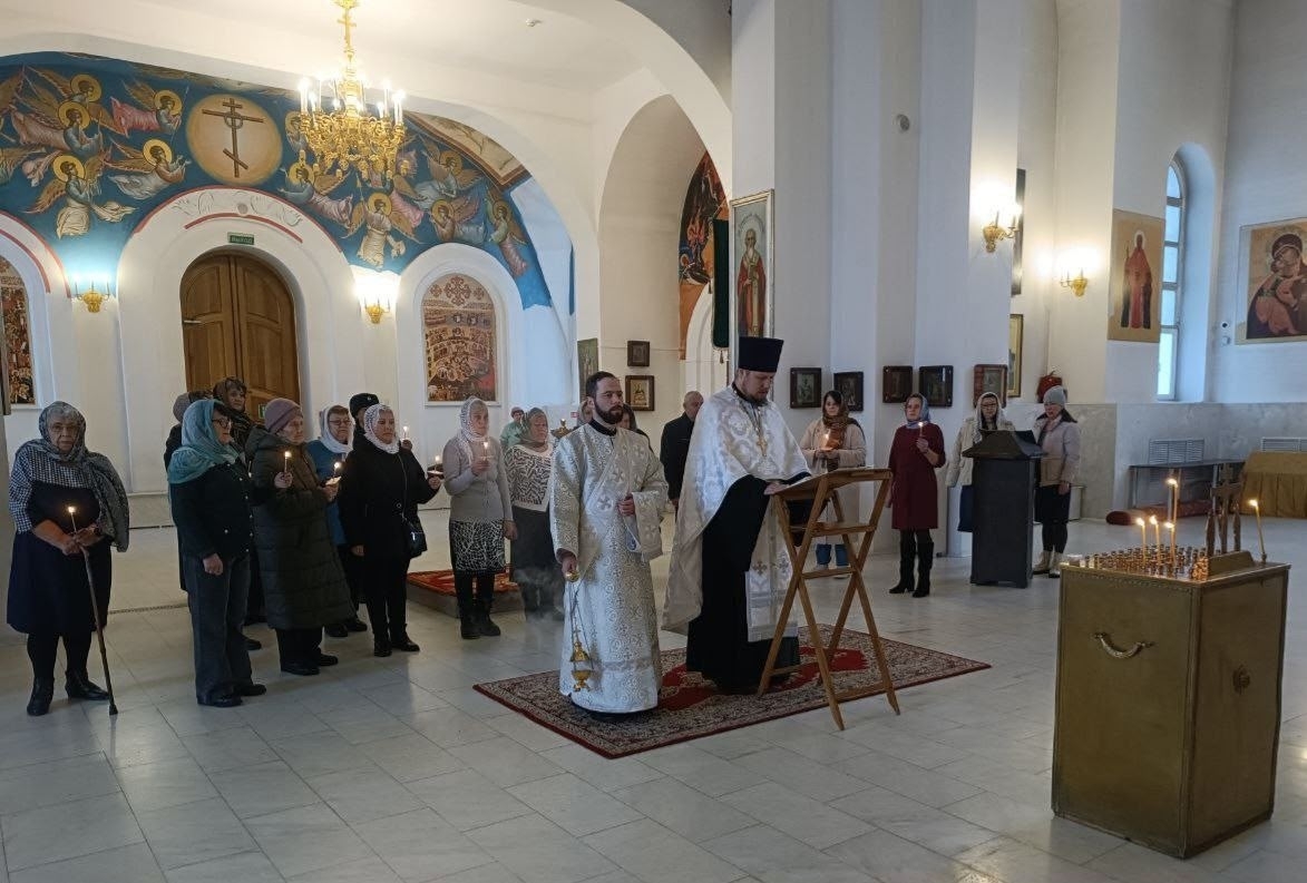 ПАНИХИДА ПО СОТРУДНИКАМ ОРГАНОВ ВНУТРЕННИХ ДЕЛ, ПОГИБШИХ ПРИ ИСПОЛНЕНИИ