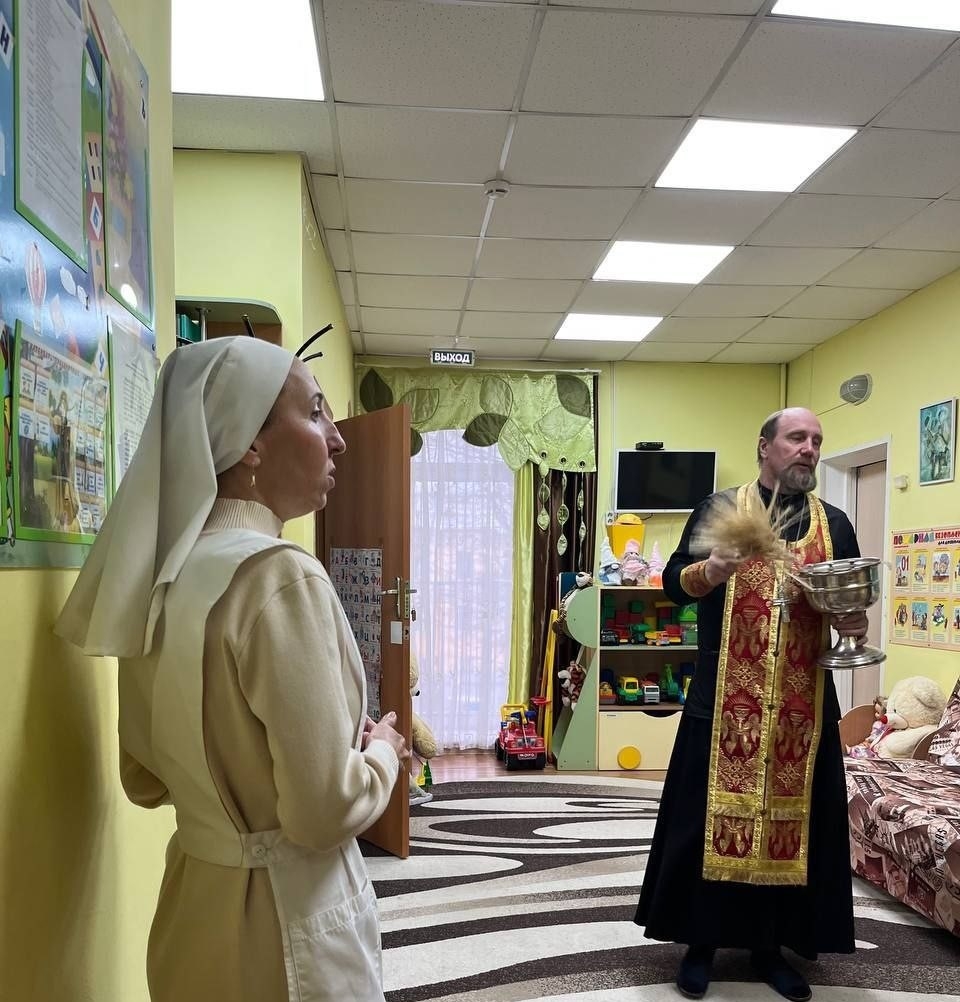 ОКОРМЛЕНИЕ ДЕТЕЙ, ОСТАВШИХСЯ БЕЗ ПОПЕЧЕНИЯ РОДИТЕЛЕЙ