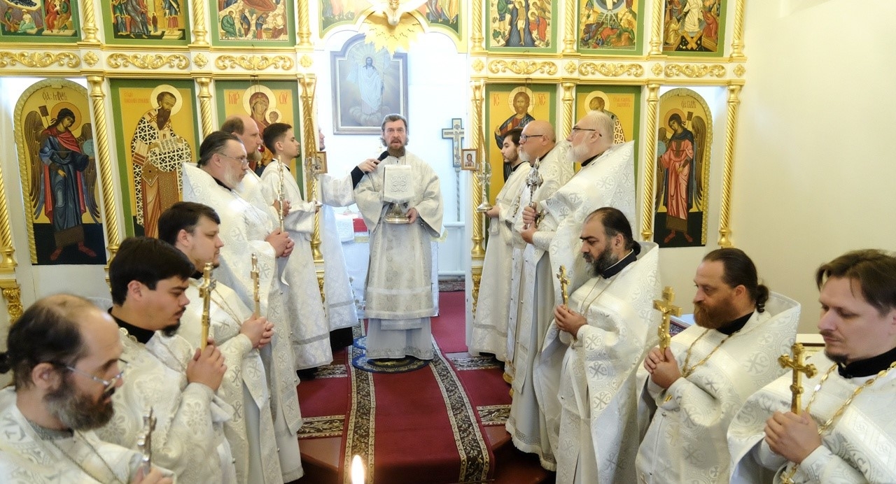 АРХИЕРЕЙСКОЕ БОГОСЛУЖЕНИЕ В ИОАННО-ЗЛАТОУСТОВСКОМ ХРАМЕ