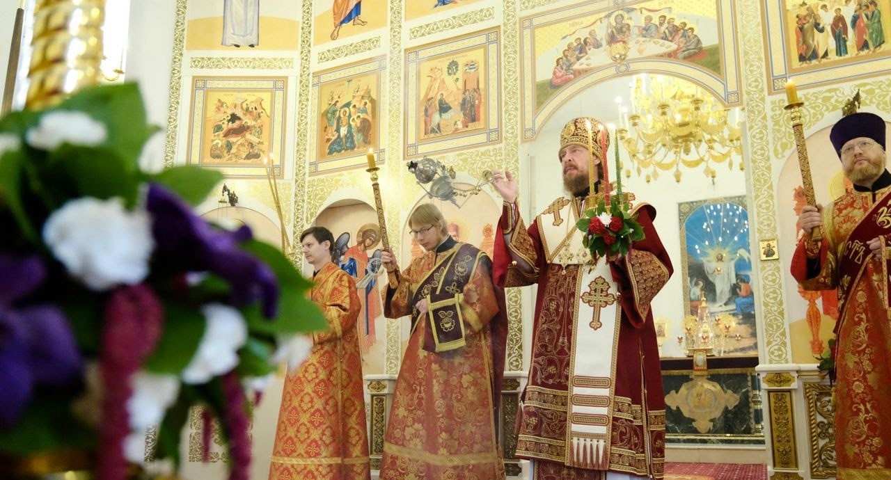 АРХИЕРЕЙСКОЕ БОГОСЛУЖЕНИЕ В СЕРАФИМОВСКОМ КАФЕДРАЛЬНОМ СОБОРЕ