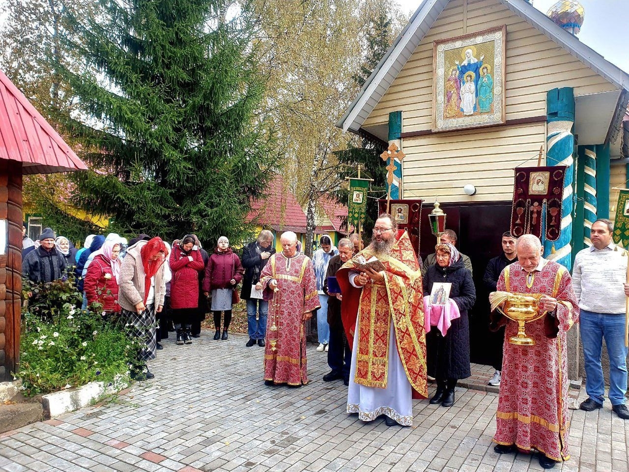 ПРЕСТОЛЬНЫЙ ПРАЗДНИК В ХРАМЕ СВЯТЫХ МУЧЕНИЦ ВЕРЫ, НАДЕЖДЫ, ЛЮБОВИ И МАТЕРИ ИХ СОФИИ Г. АШИ