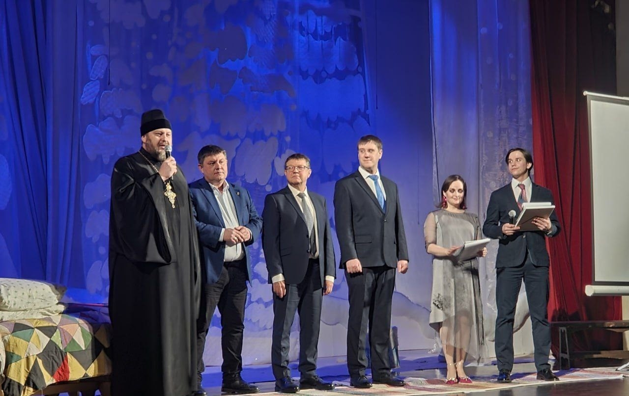 РОЖДЕСТВЕНСКИЕ ЕЛКИ В АШИНСКОМ БЛАГОЧИНИИ