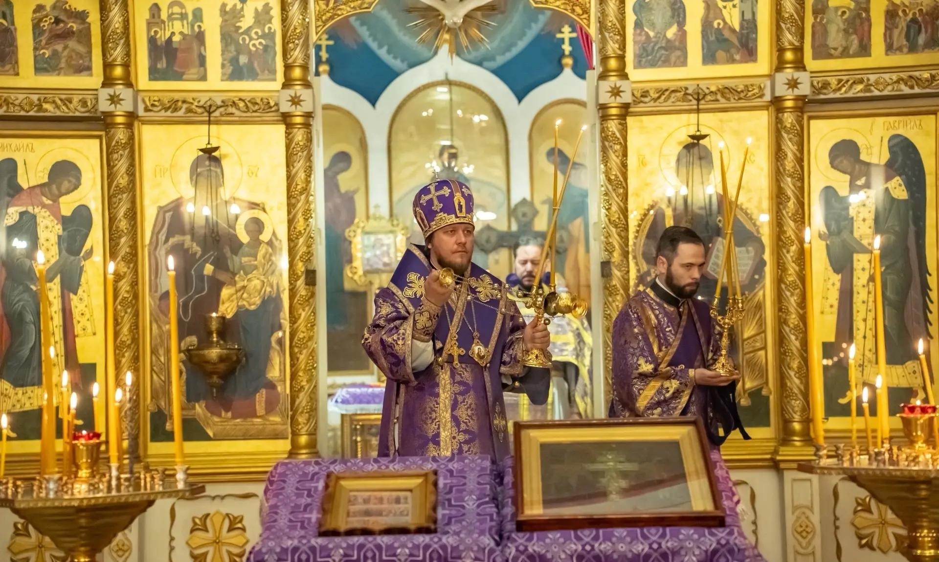 БОГОСЛУЖЕНИЕ В СЕРАФИМОВСКОМ КАФЕДРАЛЬНОМ СОБОРЕ