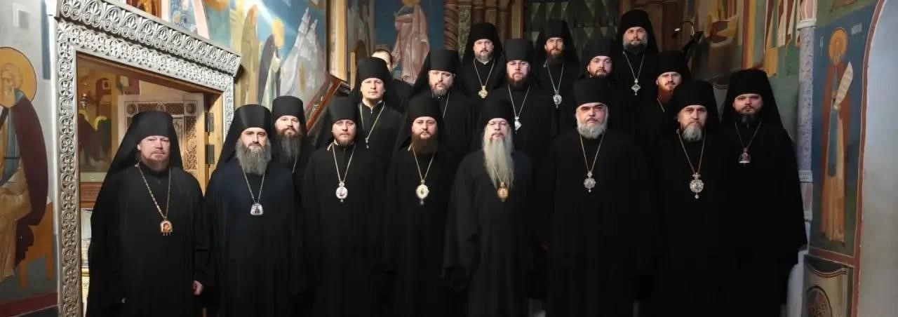 МОЛЕБЕН В ТРОИЦКОМ СОБОРЕ ТРОИЦЕ-СЕРГИЕВОЙ ЛАВРЫ