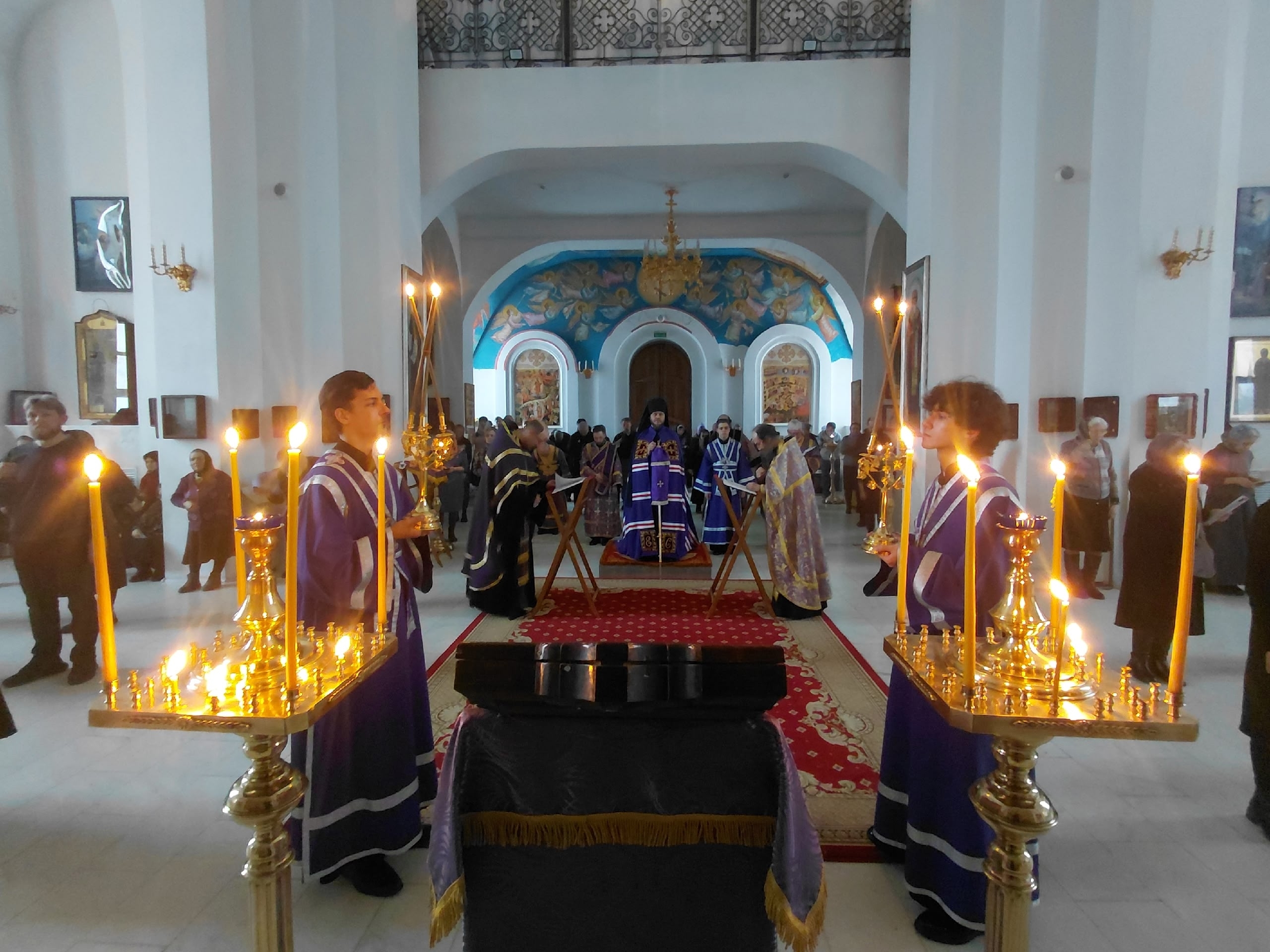 БОГОСЛУЖЕНИЕ В СЕРАФИМОВСКОМ КАФЕДРАЛЬНОМ СОБОРЕ Г. ЗЛАТОУСТА