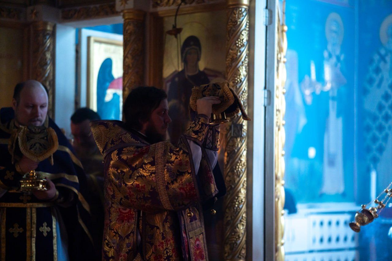ЕПИСКОП СЕРАФИМ СОВЕРШИЛ ЛИТУРГИЮ ПРЕЖДЕОСВЯЩЕННЫХ ДАРОВ