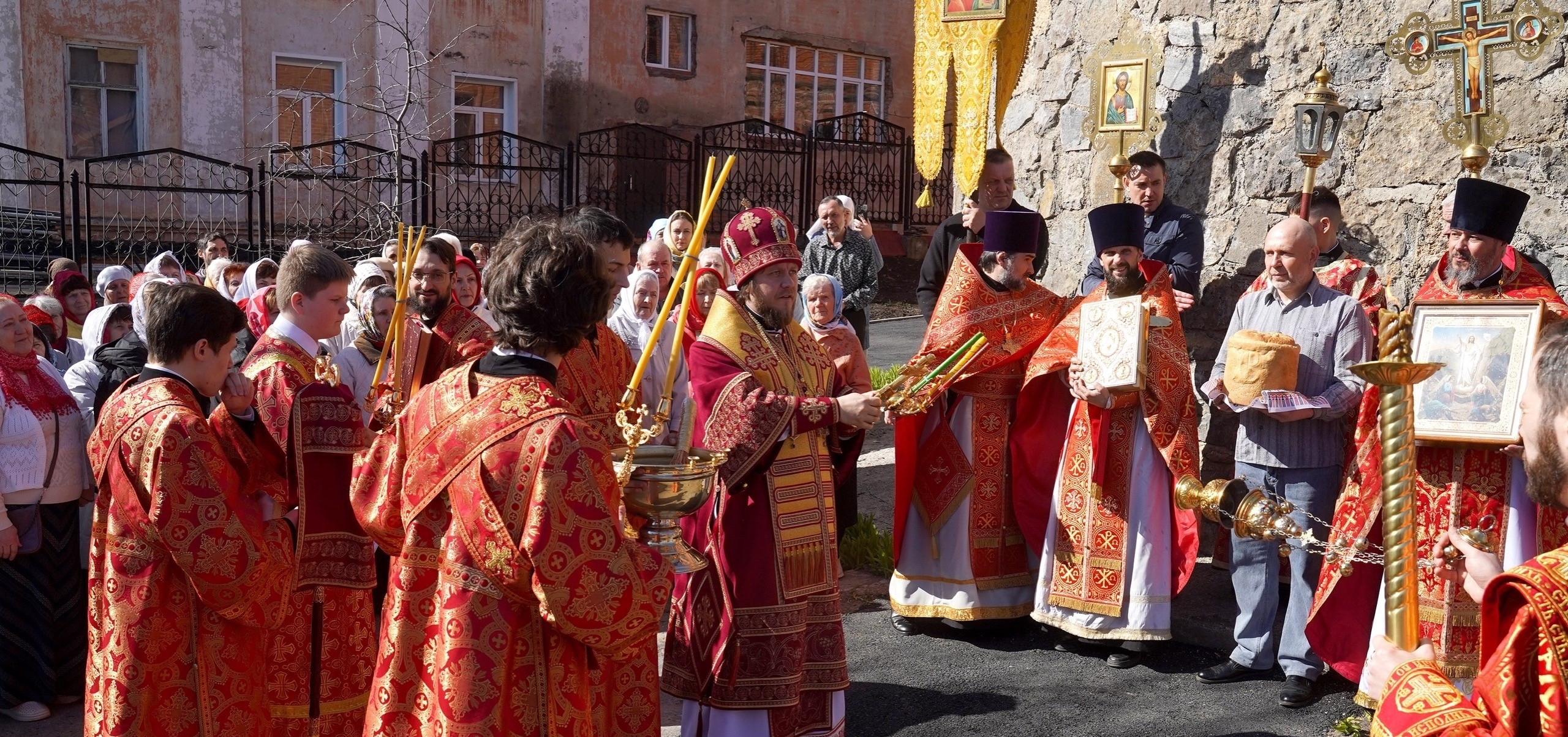 БОГОСЛУЖЕНИЕ В ХРИСТОРОЖДЕСТВЕНСКОМ ХРАМЕ Г. УСТЬ-КАТАВ