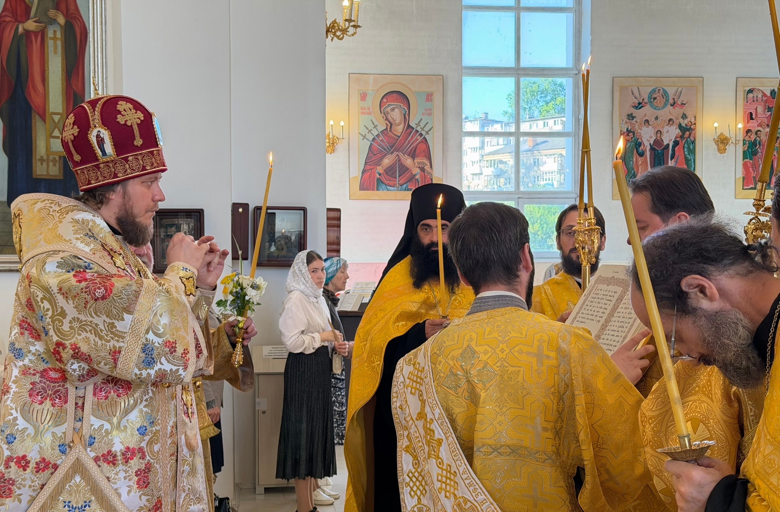 БОГОСЛУЖЕНИЕ В СЕРАФИМОВСКОМ КАФЕДРАЛЬНОМ СОБОРЕ