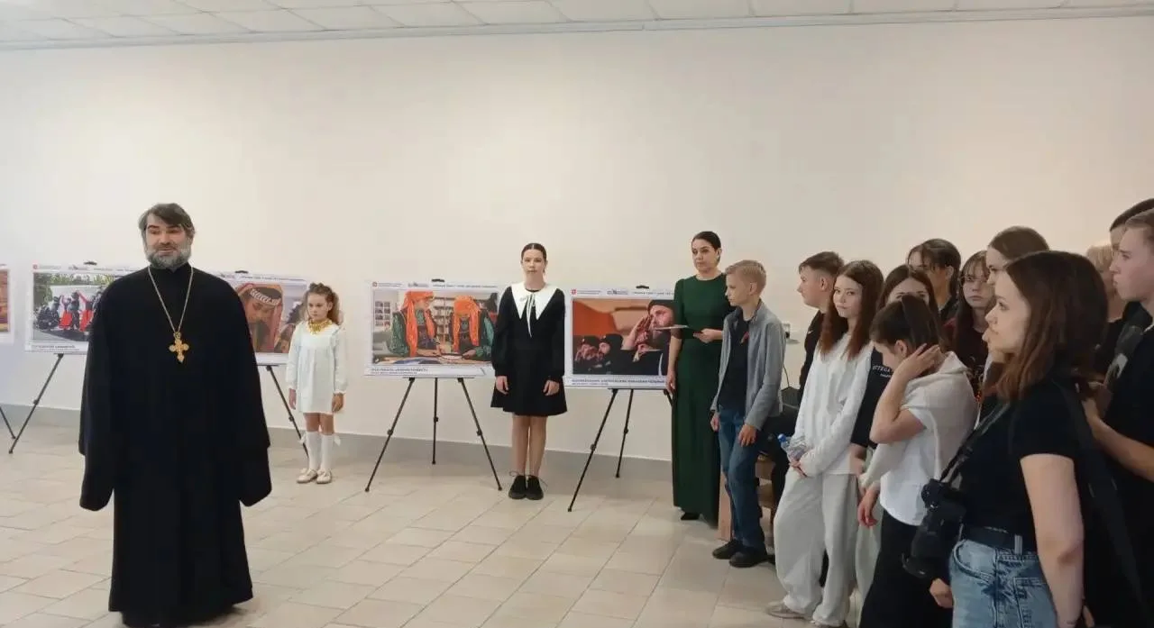 ОТКРЫТИЕ ФОТОВЫСТАВКИ «ЮЖНЫЙ УРАЛ – КРАЙ, ГДЕ ДРУЖАТ НАРОДАМИ!» В КАТАВ-ИВАНОВСКЕ
