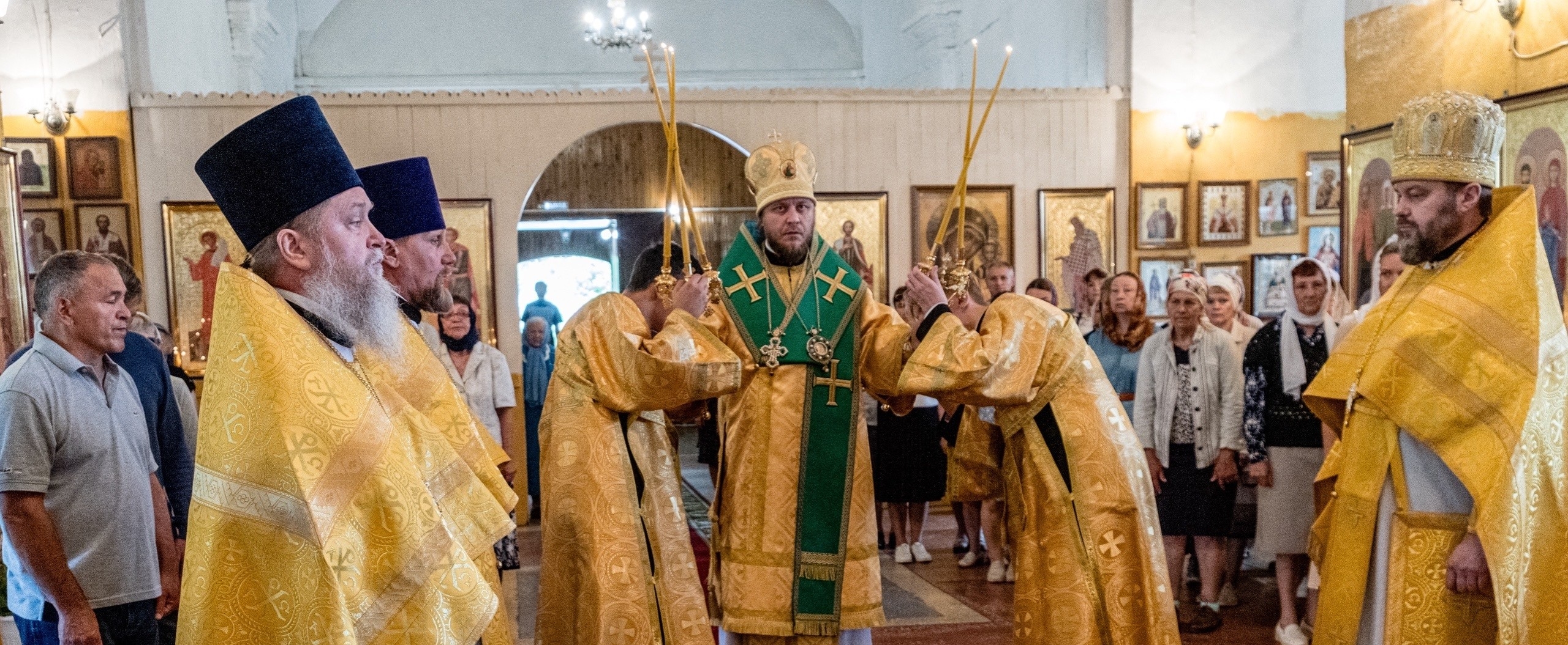 БОГОСЛУЖЕНИЕ В ДМИТРИЕВСКОМ ХРАМЕ Г. СИМ