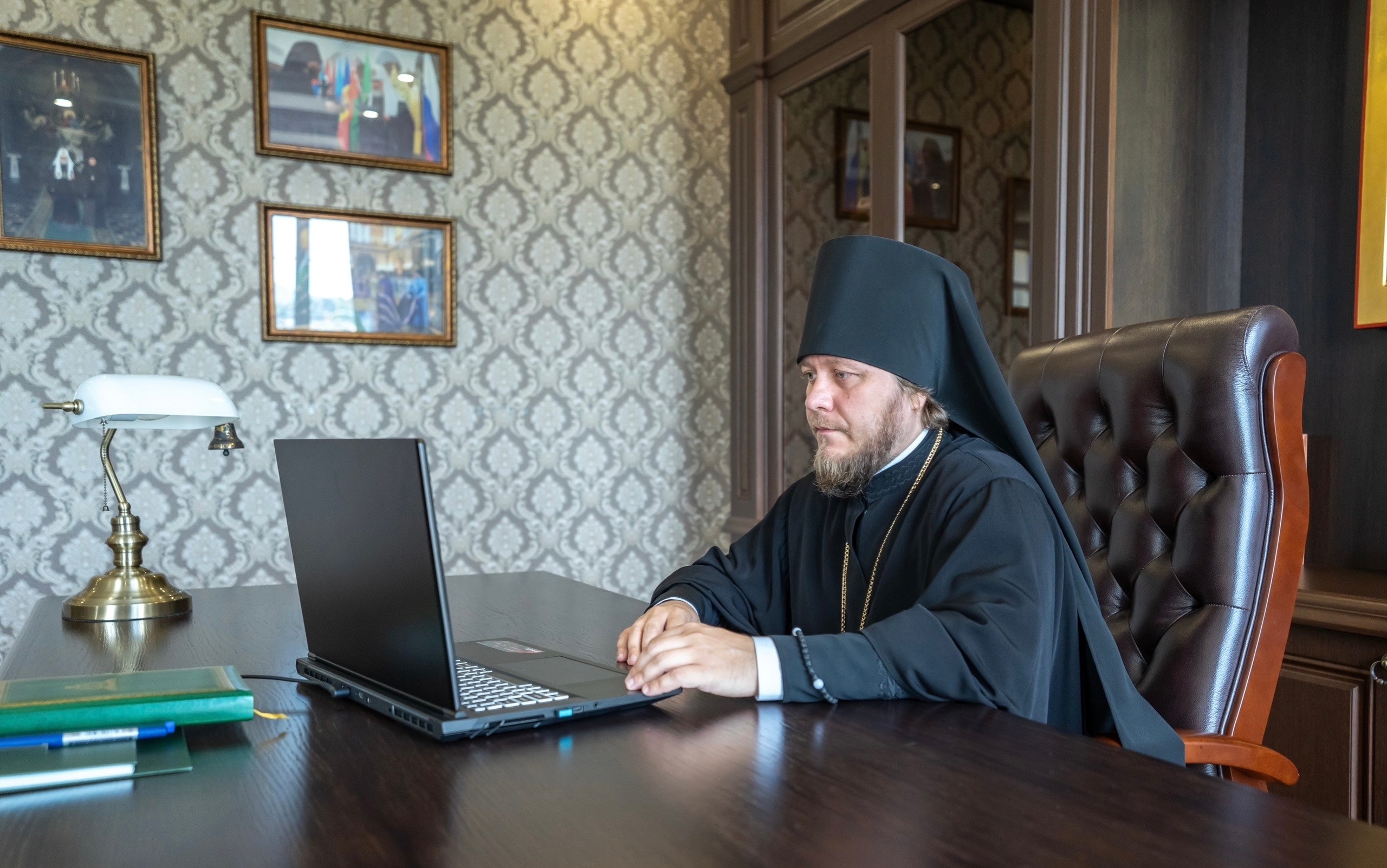 КРУГЛЫЙ СТОЛ «ПРАКТИЧЕСКОЕ ИСПОЛНЕНИЕ МОНАШЕСКИХ ОБЕТОВ В УСЛОВИЯХ СОВРЕМЕННОСТИ».