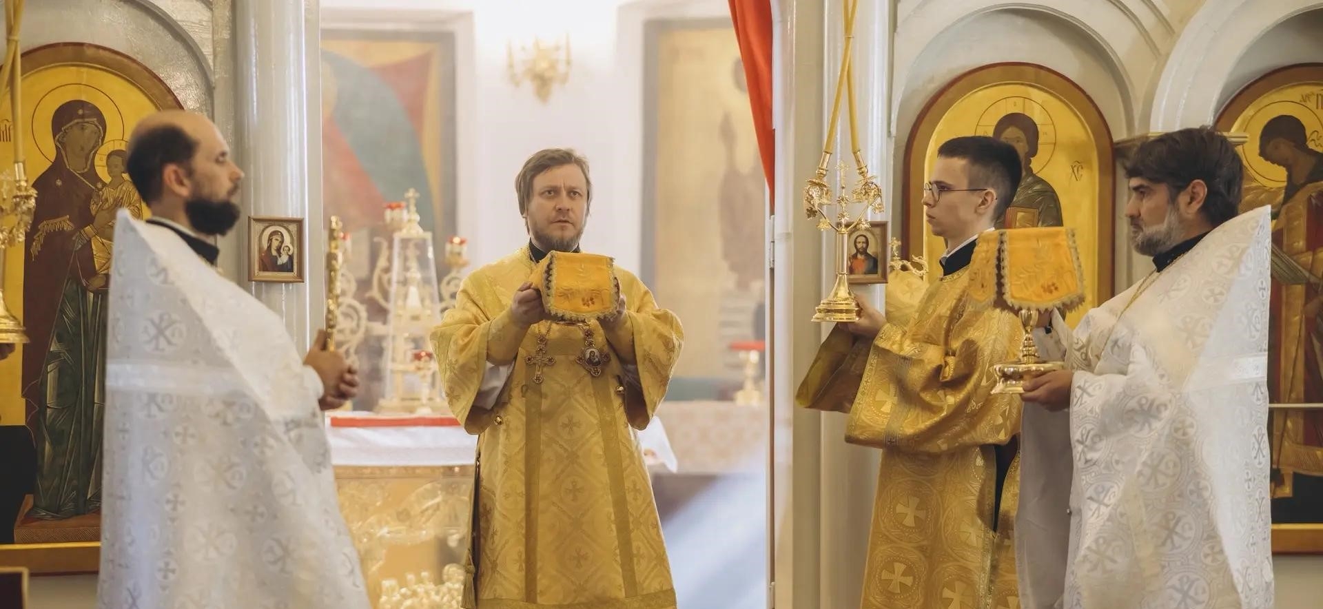БОГОСЛУЖЕНИЕ В ИОАННО-ПРЕДТЕЧЕНСКОМ ХРАМЕ Г. КАТАВ-ИВАНОВСК