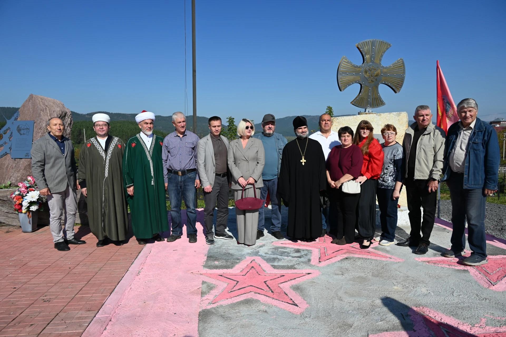 ОТКРЫТИЕ ОБНОВЛЕННОЙ АЛЛЕИ СЛАВЫ НА ГОРОДСКОМ КЛАДБИЩЕ Г. ЮРЮЗАНЬ